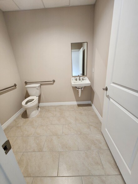 More Photos Of 16310 State Highway 249, Houston Office For Sale