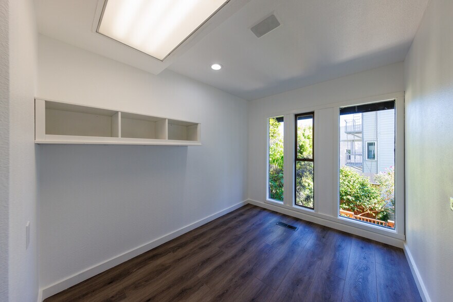 More Photos Of 2918-2920 Lyon St, San Francisco Office Residential For Sale