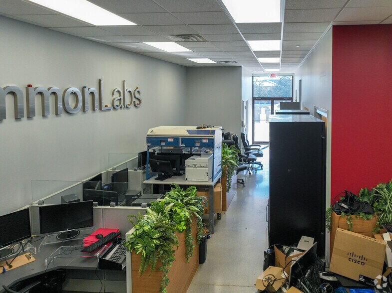 More Photos Of 35 E Blancke St, Linden Medical For Lease