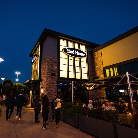 More Photos Of 5100 Belt Line Rd, Addison Unknown For Lease