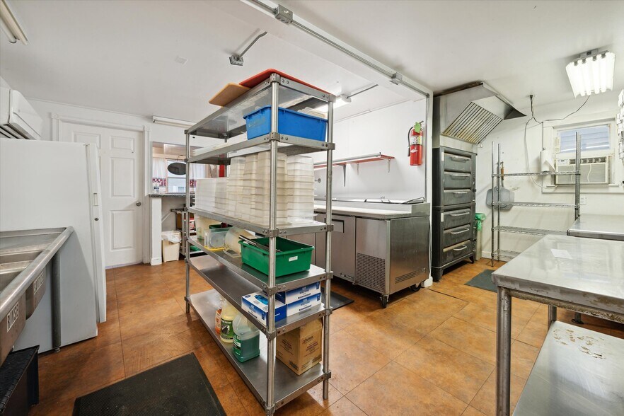 More Photos Of 328 N Main St, Morrice Fast Food For Sale