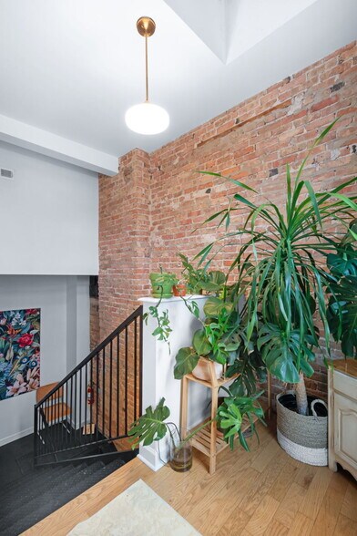 More Photos Of 965 W 18th St, Chicago Apartments For Sale