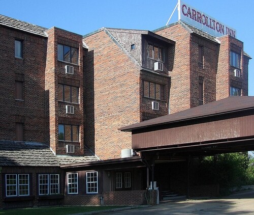 Primary Photo Of 1 Carrollton Blvd, Mount Carroll Hotel For Sale