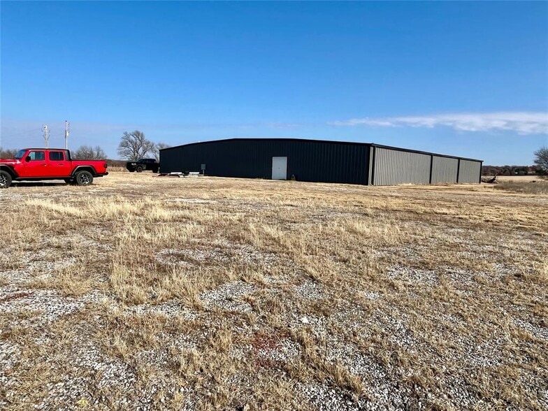 More Photos Of 980576 S Highway 99, Prague Warehouse For Sale