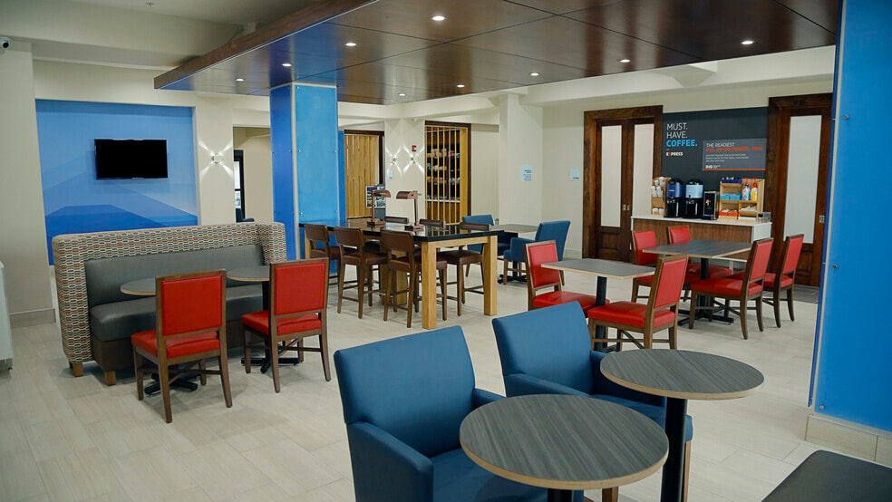 More Photos Of 2440 Gulf Fwy, Texas City Hotel For Sale
