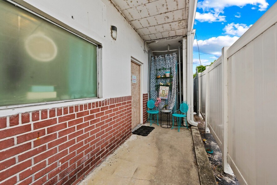 More Photos Of 3642 Tamiami Trl, Port Charlotte Unknown For Lease