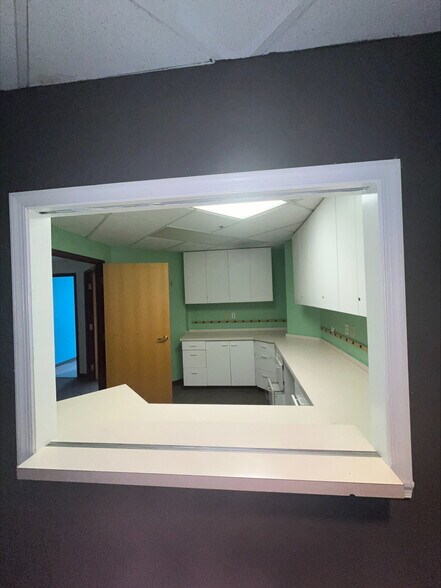 More Photos Of 7350 Van Dusen Rd, Laurel Medical For Sale