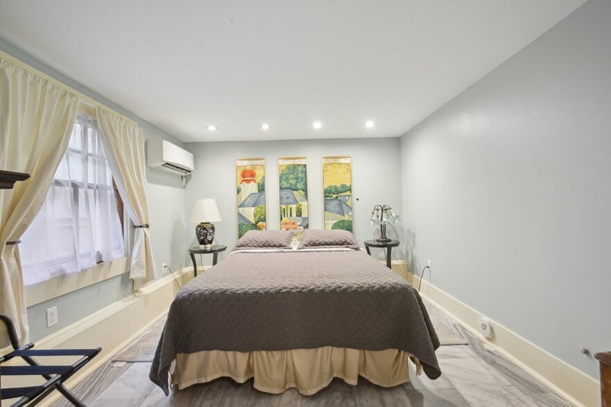 More Photos Of 1730 Prytania St, New Orleans Apartments For Sale