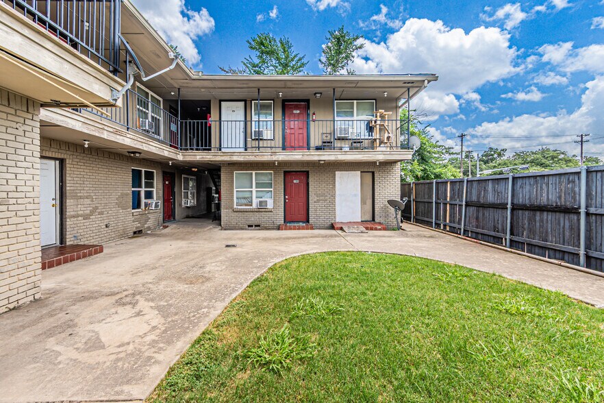 More Photos Of 4509 Live Oak St, Dallas Apartments For Sale