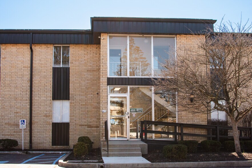 Primary Photo Of 5555 N Tacoma Ave, Indianapolis Office For Lease