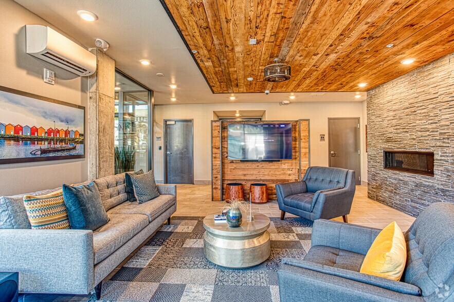 More Photos Of 7016 15th Ave NW, Seattle Apartments For Lease