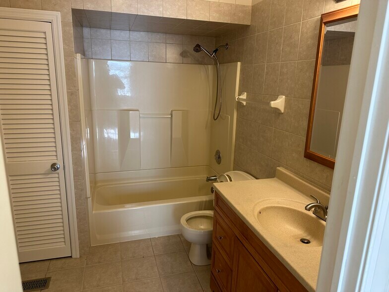 More Photos Of 221 Chestnut St, Toms River Multifamily For Sale