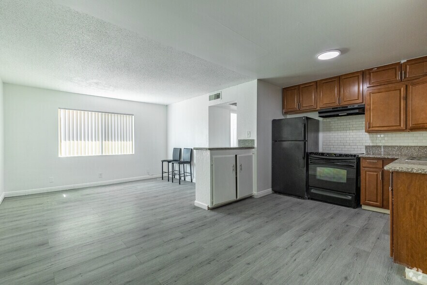 More Photos Of 730 Center St, Henderson Apartments For Sale