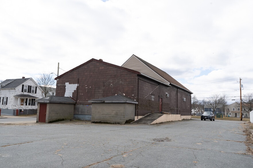 More Photos Of 418 S Front St, New Bedford Warehouse For Lease