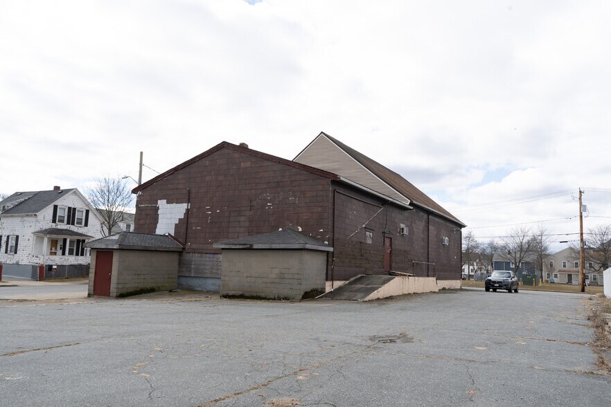 More Photos Of 418 S Front St, New Bedford Warehouse For Sale