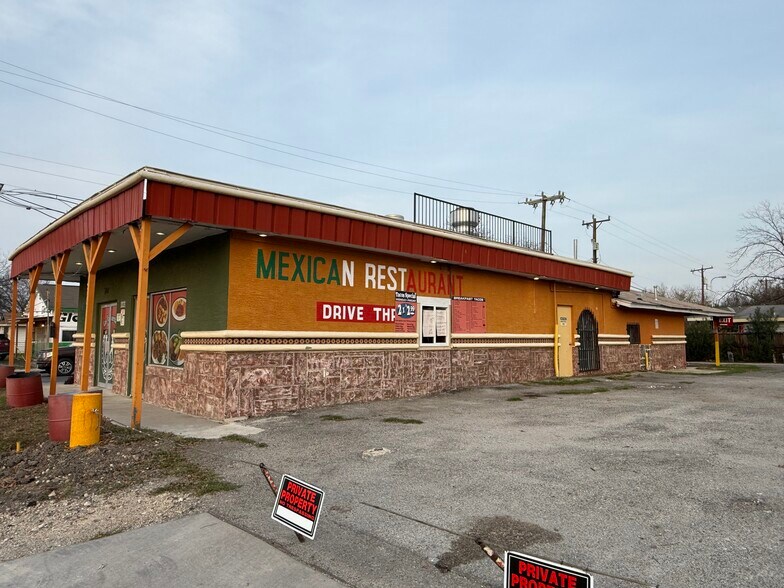 More Photos Of 5402 S Zarzamora St, San Antonio Restaurant For Sale