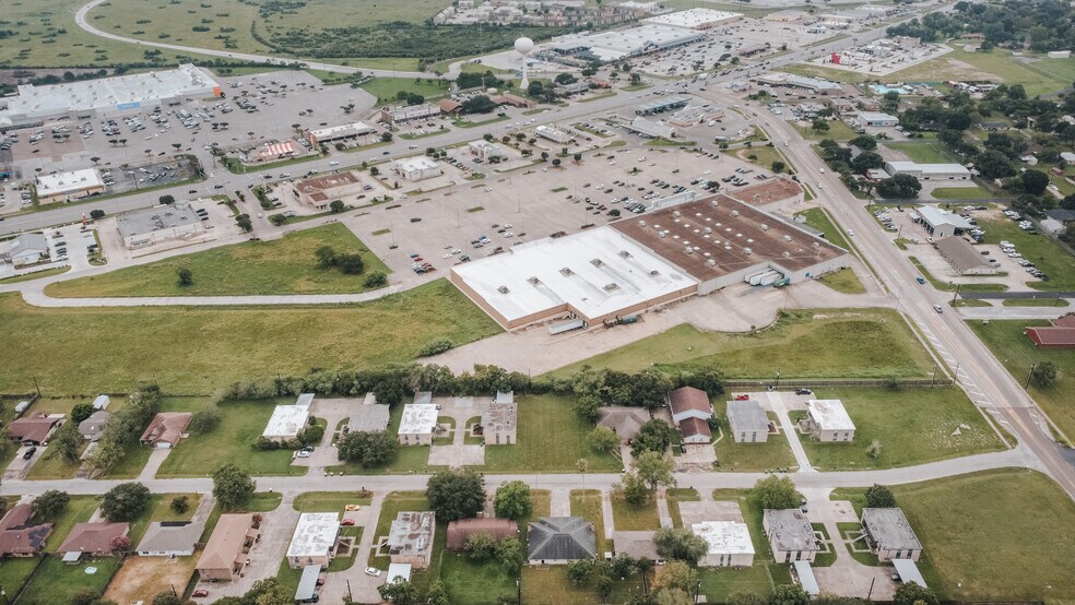 More Photos Of 902 Simpson rd, Victoria Land For Sale