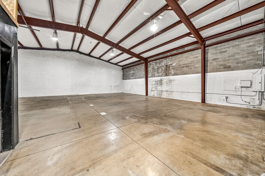 More Photos Of 729 Welch St, Medford Warehouse For Sale