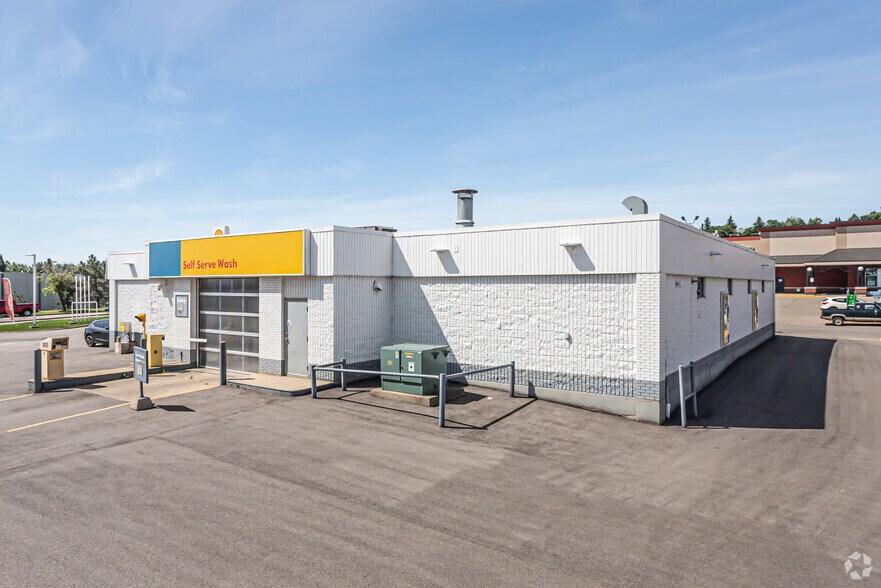 More Photos Of 398 St Albert Trl, St. Albert Freestanding For Lease