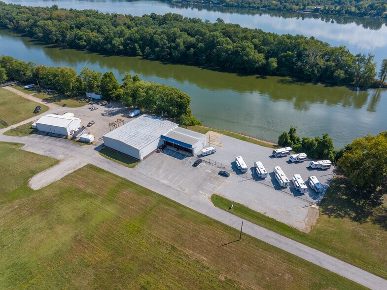 More Photos Of 4000 Utica Pike, Jeffersonville Marina For Sale