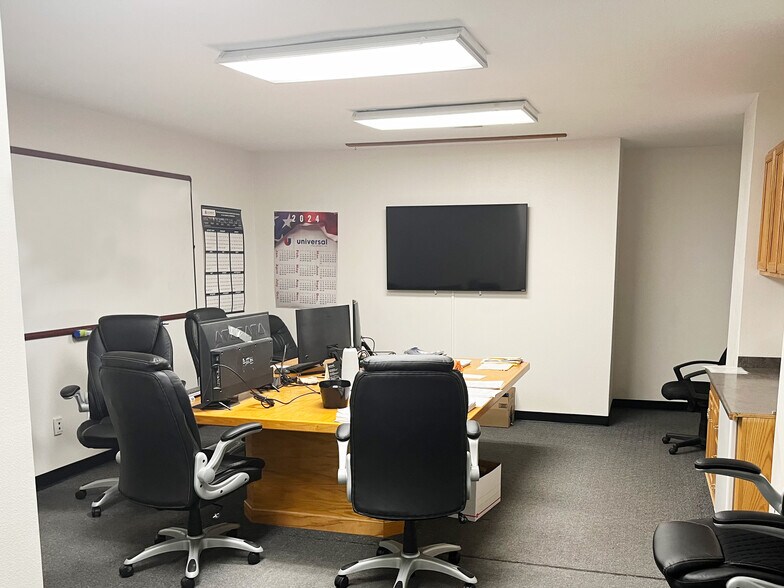 More Photos Of 11837 W Fairmont Pky, La Porte Warehouse For Lease