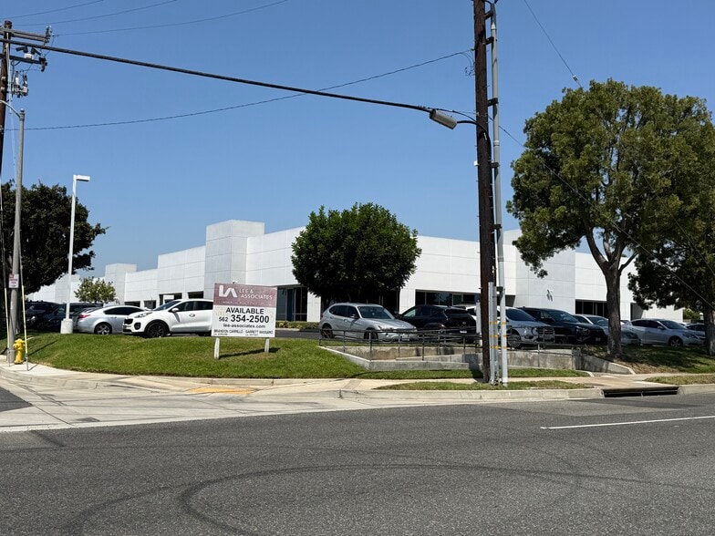 More Photos Of 4007 Paramount Blvd, Lakewood Research And Development For Lease