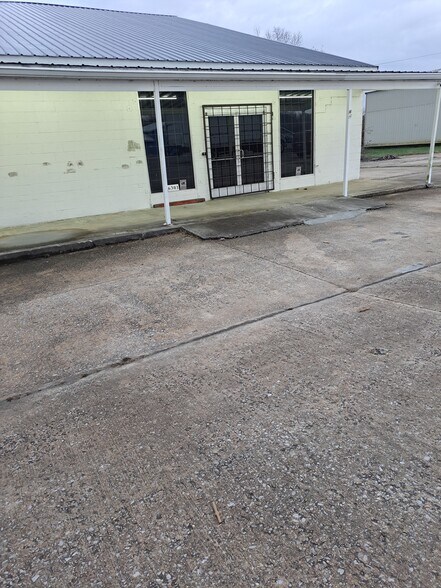 More Photos Of 6301 S York Hwy, Clarkrange Flex For Lease