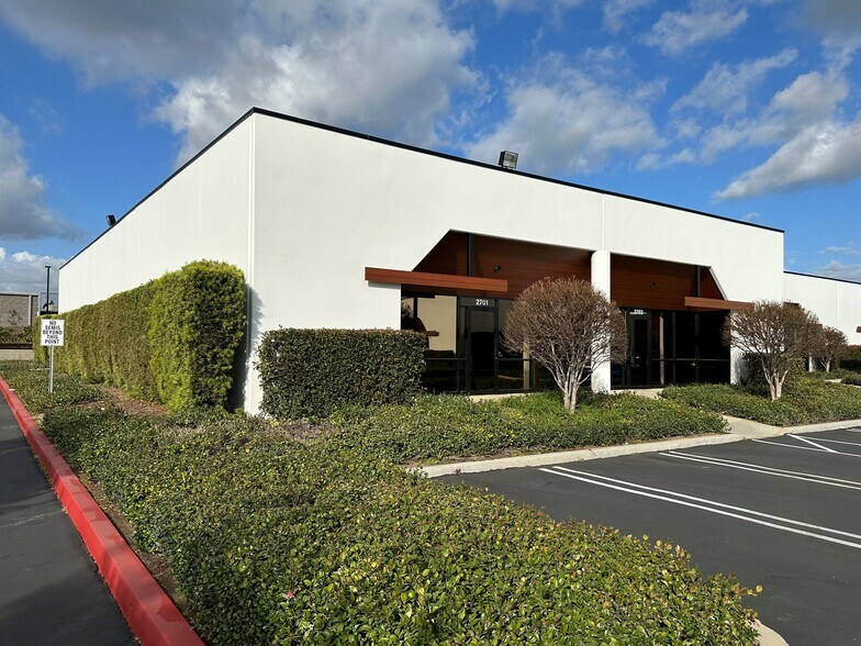 More Photos Of 2701-2715 Saturn St, Brea Light Distribution For Sale