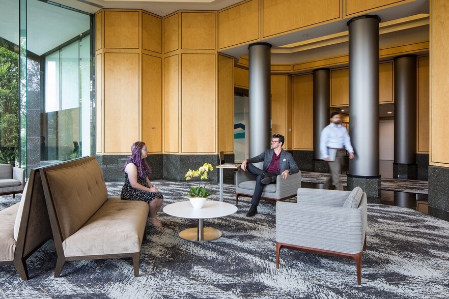 More Photos Of 400 Interstate N Pky SE, Atlanta Office For Lease