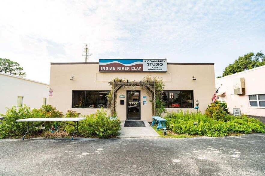 Primary Photo Of 1239 16th St, Vero Beach Storefront For Sale