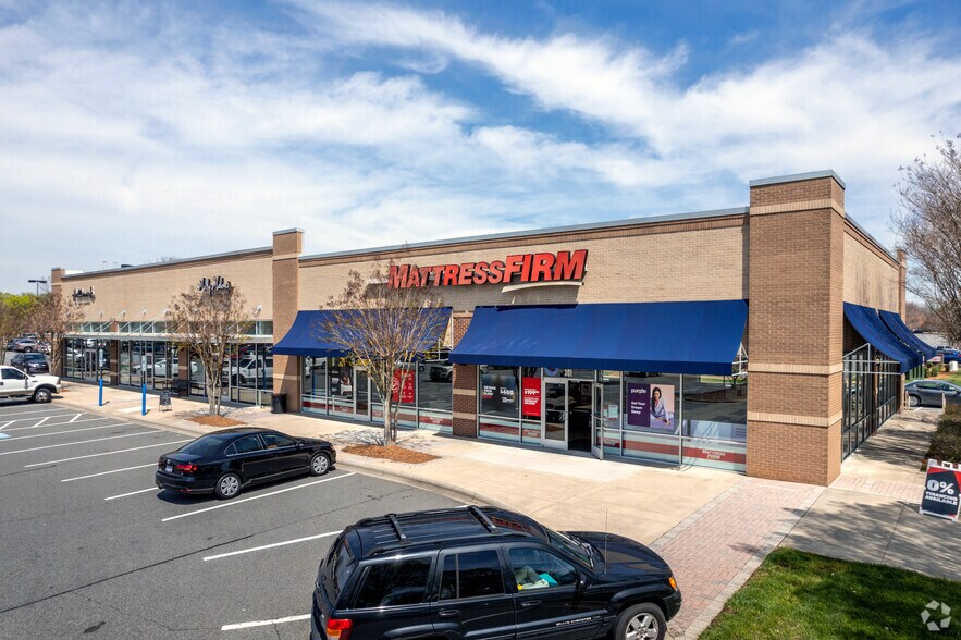 More Photos Of 6110-6130 Bayfield Pky, Concord Unknown For Lease