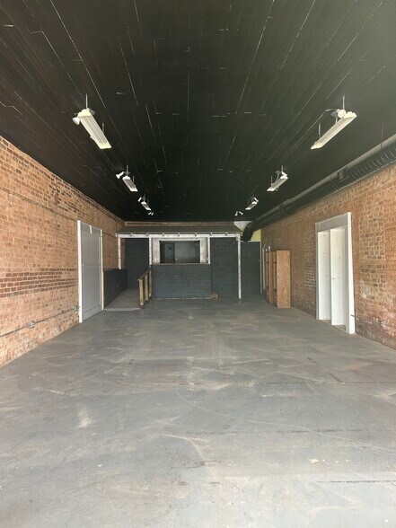 More Photos Of 216 S Main St, Woodruff Storefront For Lease