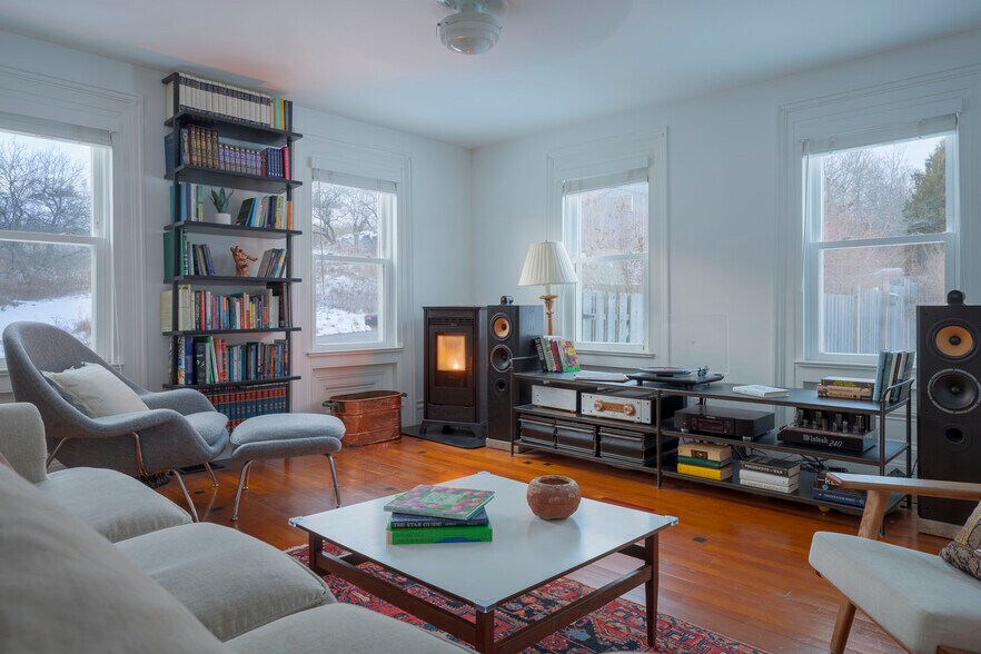 More Photos Of 396 Austin Rd, Jefferson Hospitality For Sale