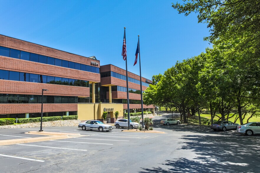 More Photos Of 8834 N Capital of Texas Hwy, Austin Office For Lease