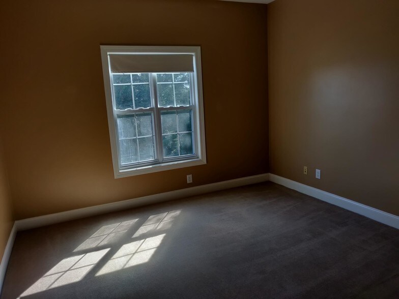 More Photos Of 106 Colony Park Dr, Cumming Office Residential For Lease