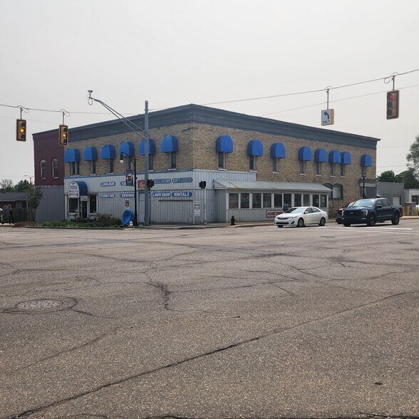 More Photos Of 104 S Main St, Evart Storefront For Sale