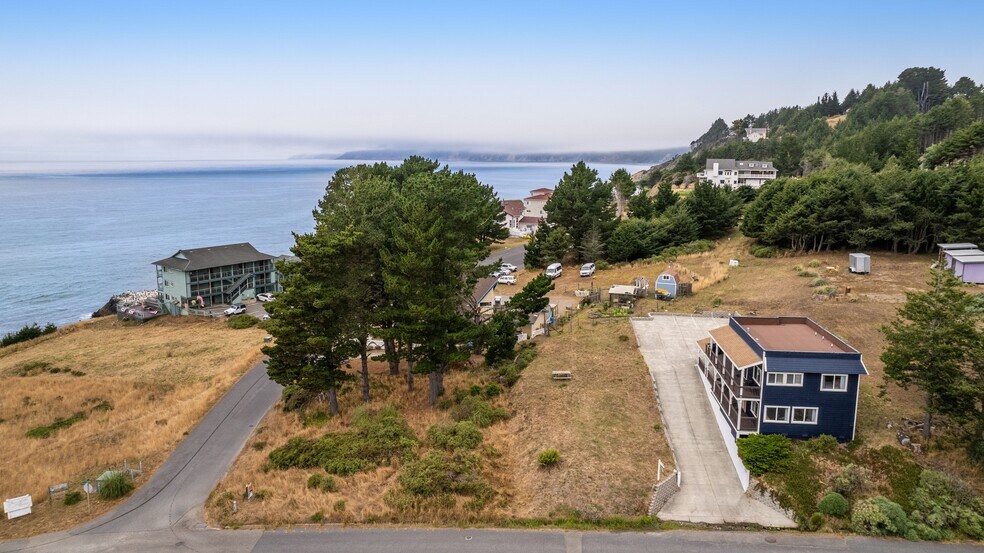 More Photos Of 129 Lower Pacific Dr, Whitethorn General Retail For Sale