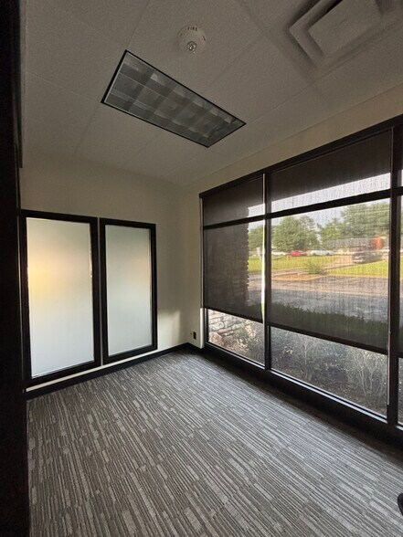 More Photos Of 307 N Walton Blvd, Bentonville Bank For Lease