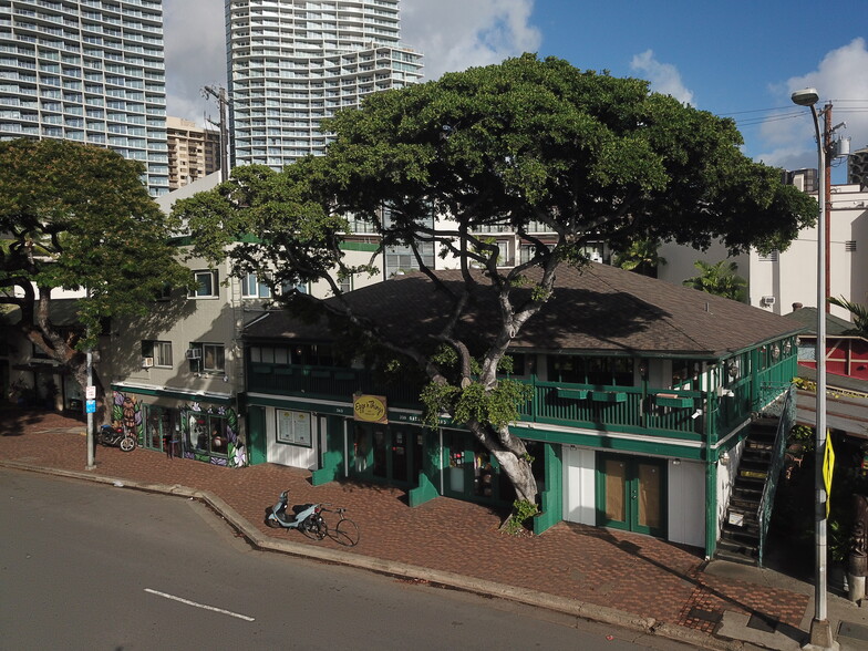 Primary Photo Of 337-341 Saratoga Rd, Honolulu Storefront Retail Residential For Sale