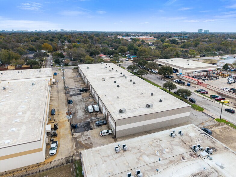More Photos Of 2435 Squire Pl, Farmers Branch Light Manufacturing For Lease