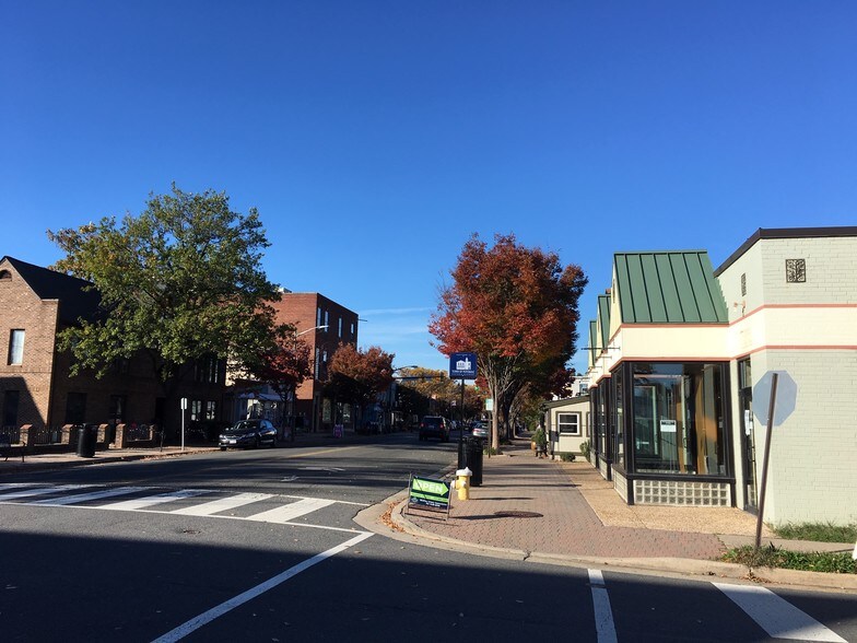 More Photos Of 1901 Mount Vernon Ave, Alexandria Storefront For Lease