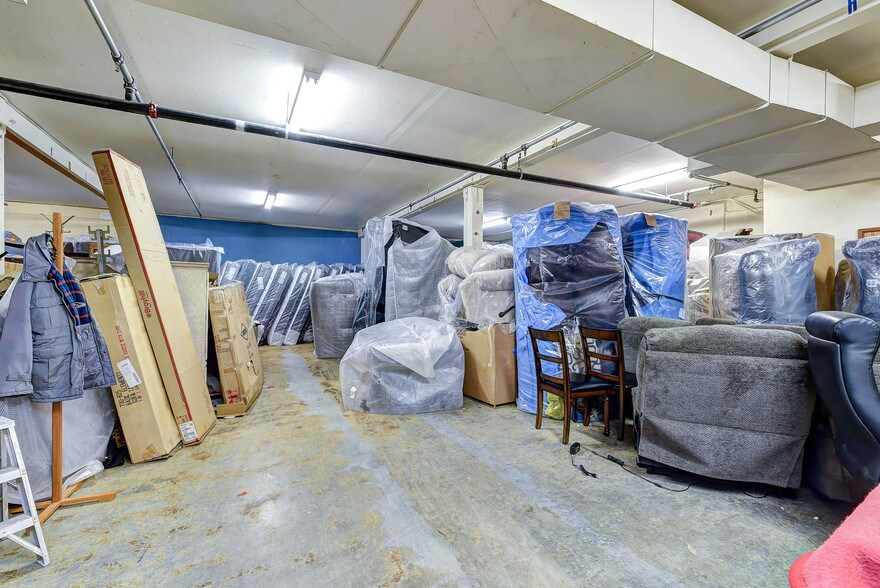 More Photos Of 20423 Highway 99, Lynnwood Freestanding For Sale