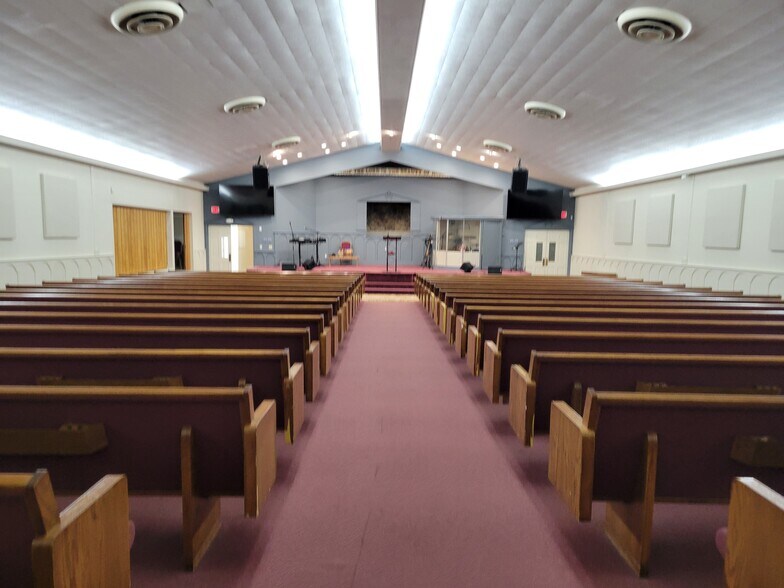 More Photos Of 2915 Broadway Blvd, Garland Religious Facility For Sale