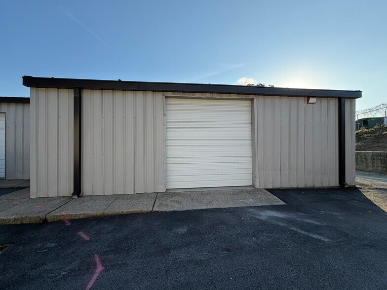 More Photos Of 139 New Hope Rd, Lawrenceville Warehouse For Sale