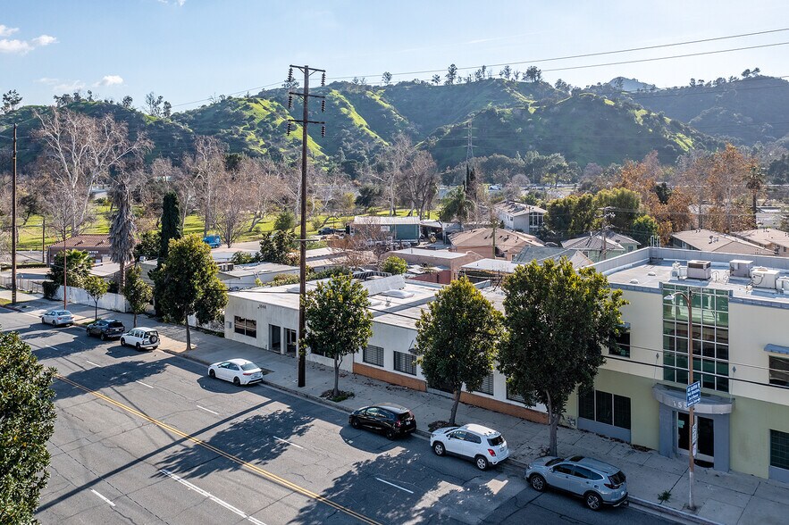 More Photos Of 1550 Victory Blvd, Glendale Office For Sale
