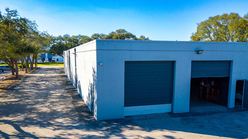 More Photos Of 990 S Rogers Cir, Boca Raton Manufacturing For Lease