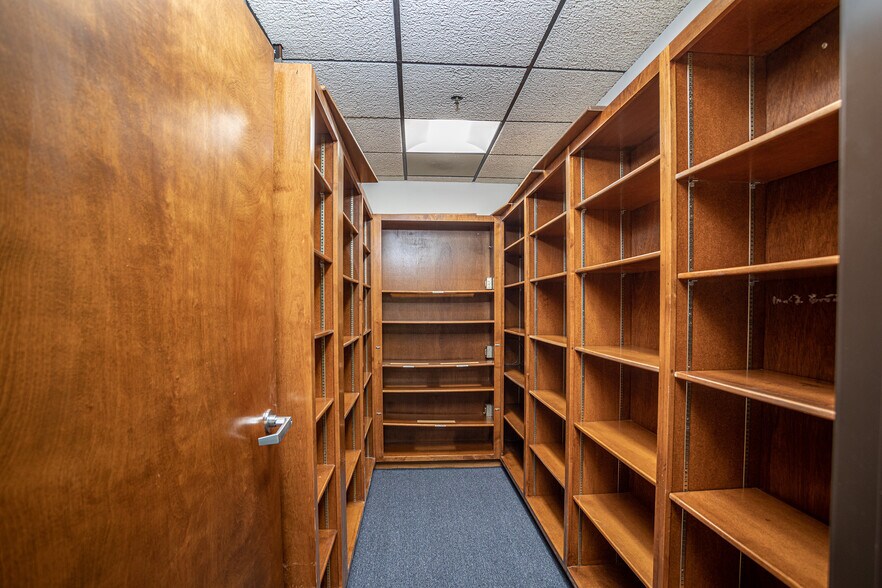 More Photos Of 132-142 W Verdugo Ave, Burbank Unknown For Lease