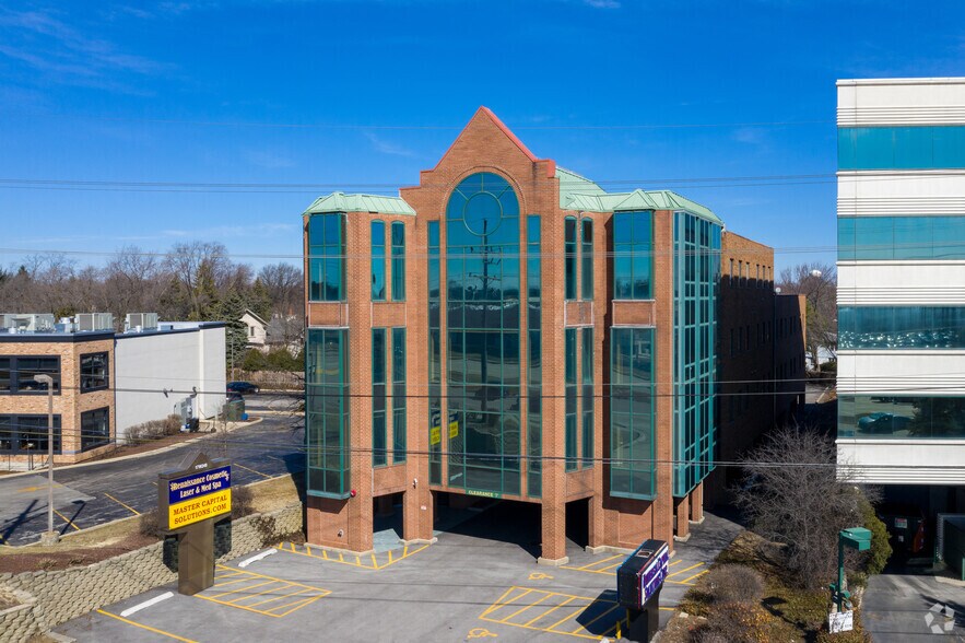 More Photos Of 17W240 22nd St, Oakbrook Terrace Coworking Space