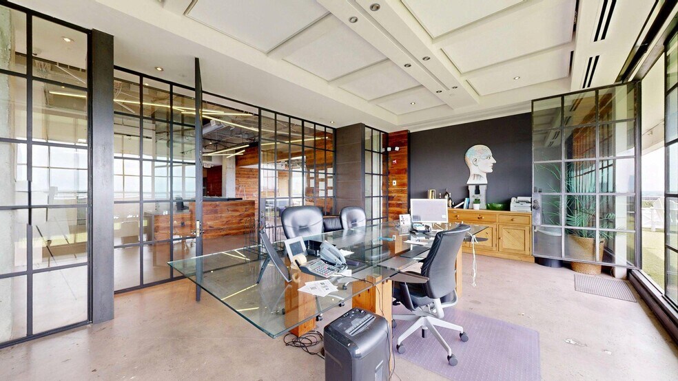 More Photos Of 550 Pharr Rd NE, Atlanta Office For Sale