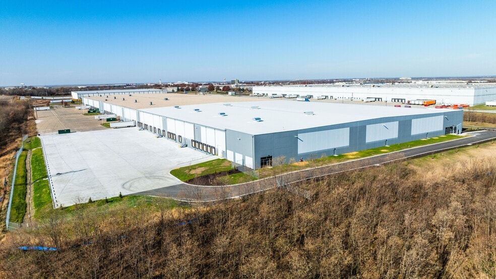 More Photos Of 7501 NW 106th Ter, Kansas City Distribution For Lease